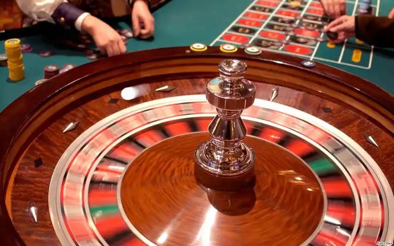 Berbagai pilihan permainan kasino di Wild Bandito termasuk blackjack dan roulette online